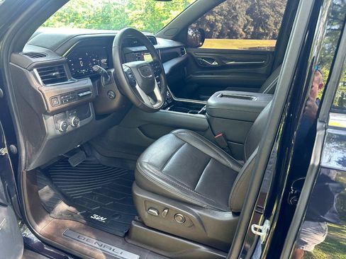 Used 2023 GMC Yukon Denali w/ LPO, Floor Liner Package RWD image 11