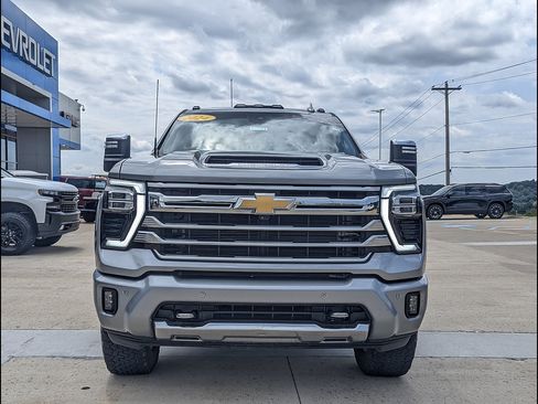Used 2024 Chevrolet Silverado 2500 High Country w/ High Country Premium Package AWD/4WD image 11
