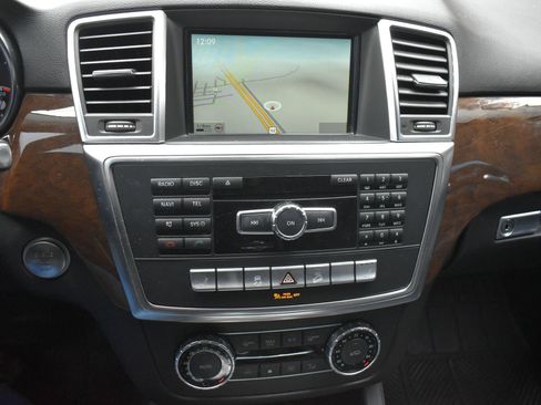 Used 2015 Mercedes-Benz ML 350 4MATIC image 26