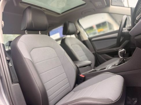Used 2026 Volkswagen Jetta SE FWD image 13