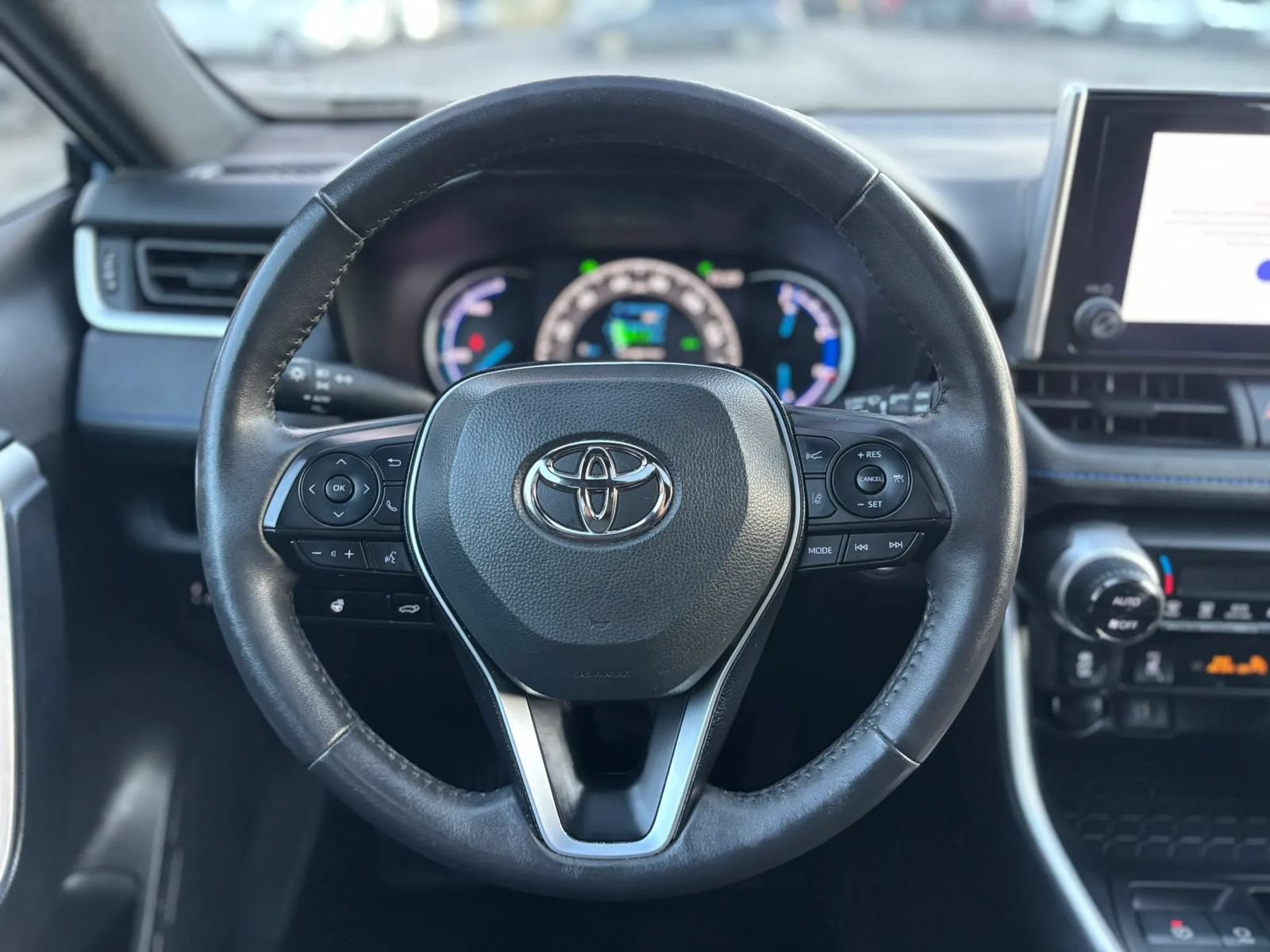 Used 2025 Toyota RAV4 SE w/ Convenience Package AWD/4WD image 14
