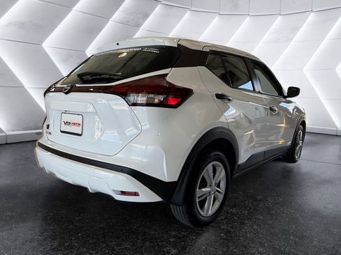 Used 2024 Nissan Kicks S image 4