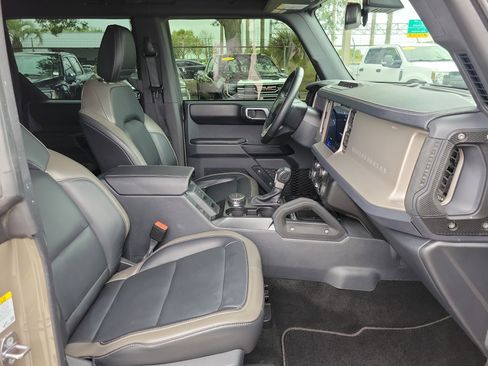 Used 2025 Ford Bronco Outer Banks w/ Sasquatch Package image 32