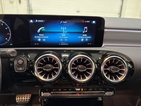 Used 2022 Mercedes-Benz A 220 4MATIC image 17