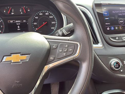 Used 2020 Chevrolet Malibu LT FWD image 11