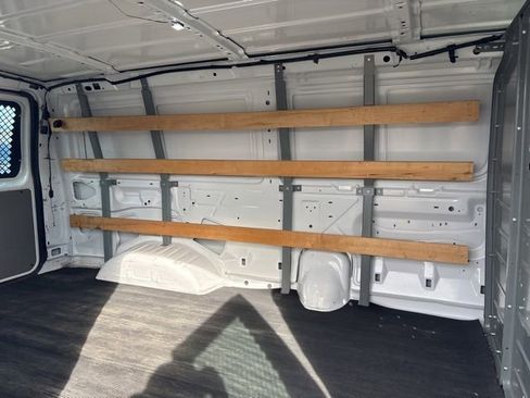 Used 2014 Ford E-250 and Econoline 250 w/ Power Group image 28