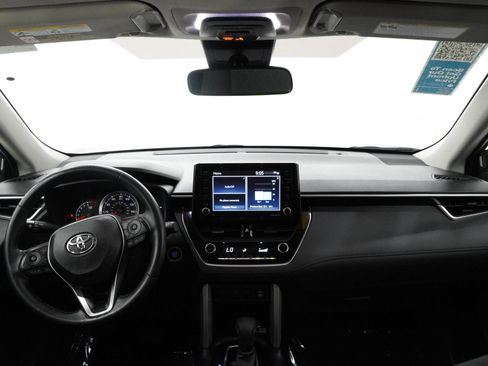 Used 2022 Toyota Corolla Cross LE AWD/4WD image 12