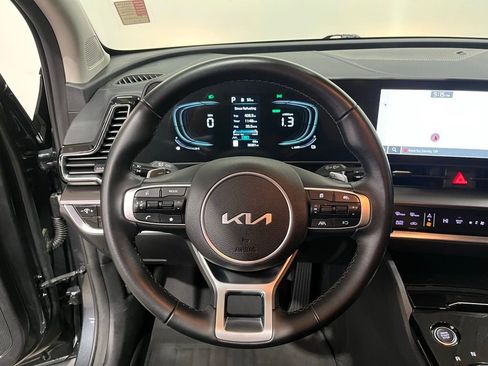 Used 2024 Kia Sportage EX image 19