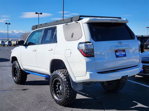 Used 2016 Toyota 4Runner SR5 image 3