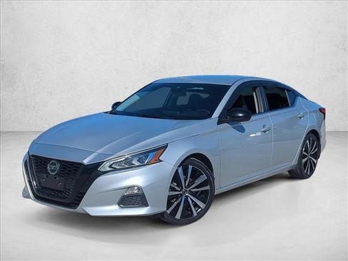 Used 2022 Nissan Altima 2.5 SR image 1