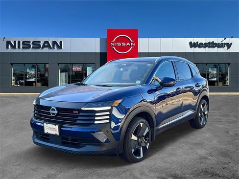 Used 2025 Nissan Kicks SR w/ SR Premium Package image 4