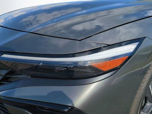 New 2026 Hyundai Elantra Limited image 10