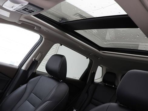 Used 2023 Nissan Rogue SL w/ SL Premium Package image 15