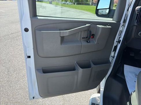Used 2024 GMC Savana 2500 w/ Driver Convenience Package image 11