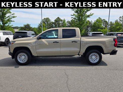 Used 2023 Chevrolet Colorado W/T RWD image 4