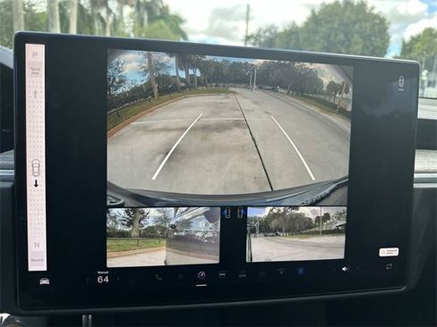 Used 2022 Tesla Model S image 25