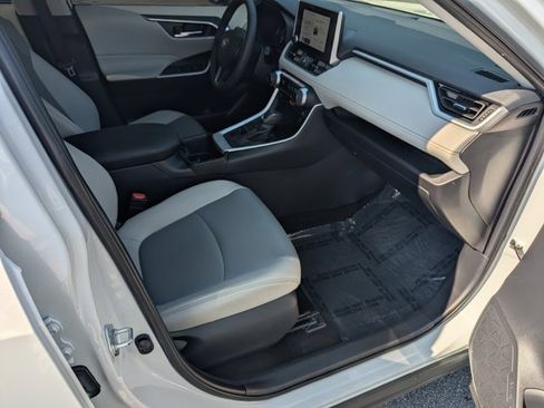 Used 2024 Toyota RAV4 XLE Premium image 12