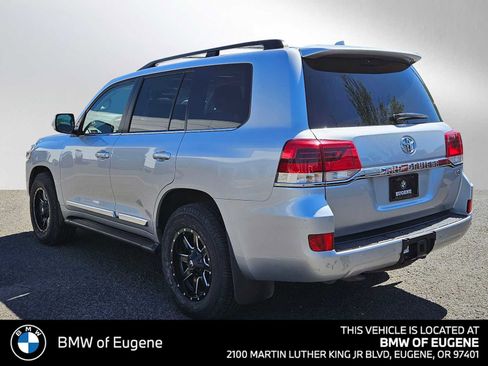 Used 2016 Toyota Land Cruiser AWD/4WD image 5