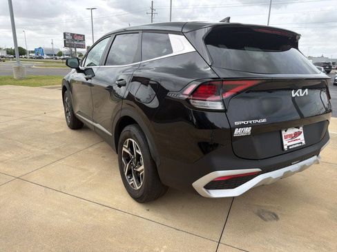 Used 2024 Kia Sportage LX image 6