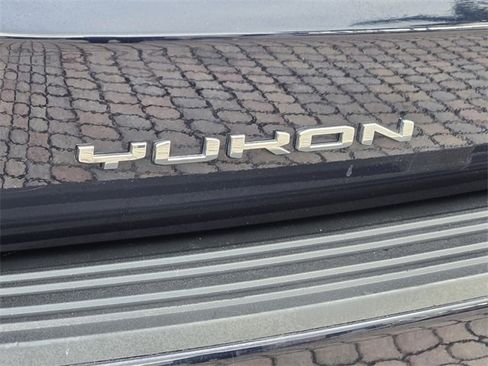 Used 2023 GMC Yukon Denali image 11