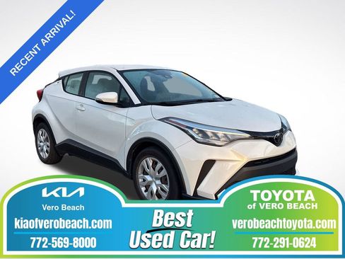 Used 2021 Toyota C-HR LE image 1