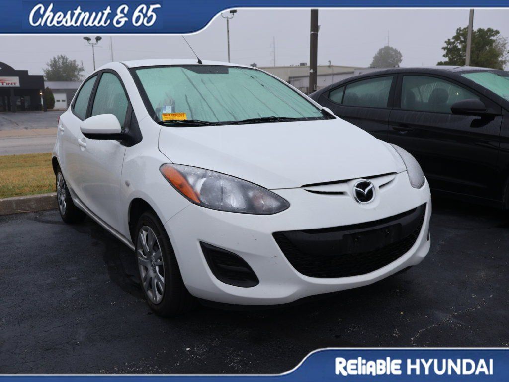 Used 2014 MAZDA MAZDA2 Sport FWD image 2