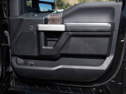 Used 2019 Ford F250 Lariat AWD/4WD image 9