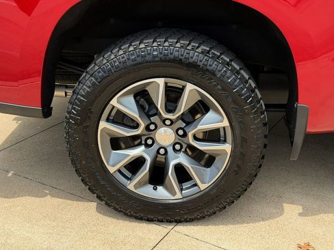 Used 2023 Chevrolet Silverado 1500 LT AWD/4WD image 8