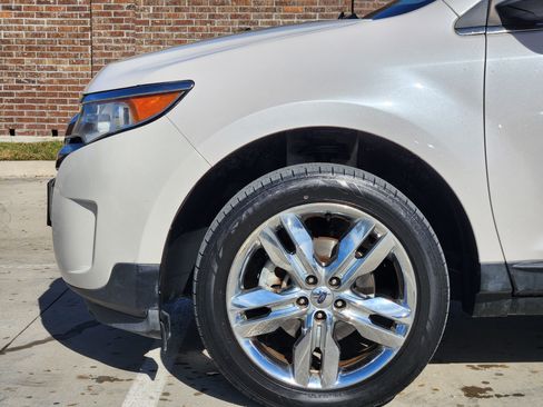 Used 2013 Ford Edge Limited w/ Driver Entry Pkg image 10