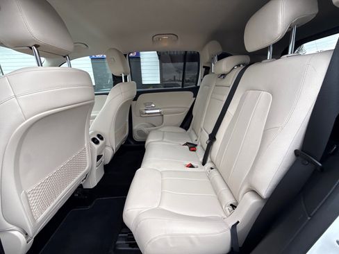 Used 2020 Mercedes-Benz GLB 250 image 18