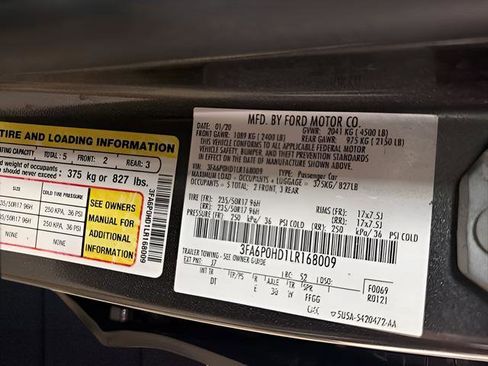 Used 2020 Ford Fusion SE FWD image 26