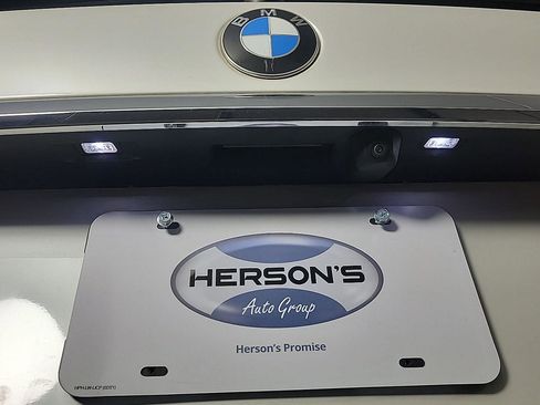 Used 2022 BMW X7 xDrive40i w/ Luxury Seating Package image 11