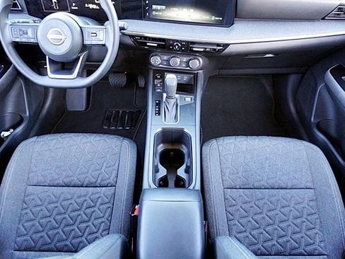 Used 2025 Nissan Kicks SV FWD image 20