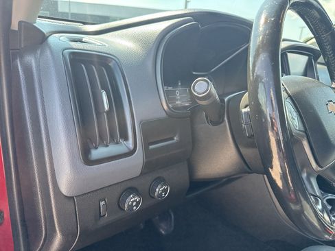 Used 2018 Chevrolet Colorado Z71 AWD/4WD image 15