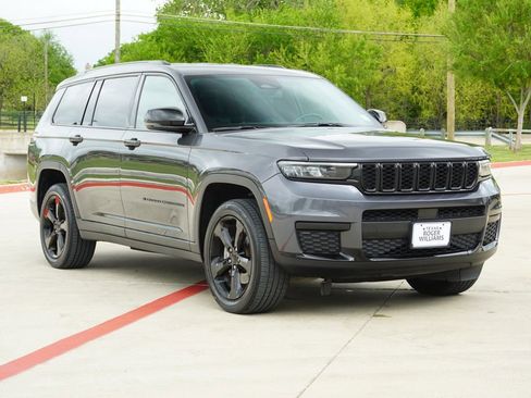 Used 2021 Jeep Grand Cherokee L Laredo image 6