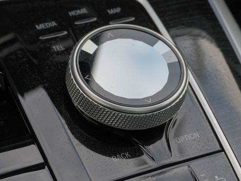 Certified 2025 BMW X7 M60i image 22