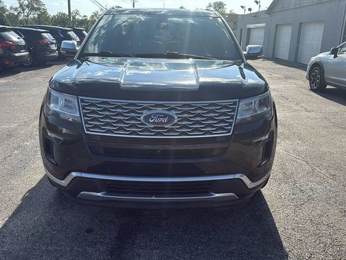 Used 2018 Ford Explorer Platinum image 3