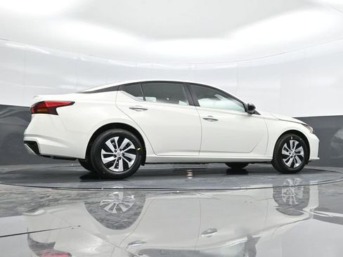 Used 2025 Nissan Altima 2.5 S FWD image 37