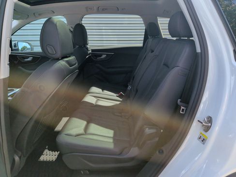 Used 2023 Audi Q7 3.0T Premium w/ Convenience Package AWD/4WD image 31