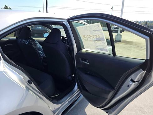 Certified 2025 Toyota Corolla SE image 13