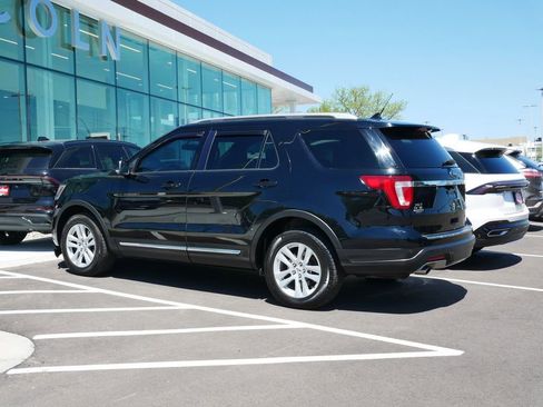 Used 2018 Ford Explorer XLT w/ Equipment Group 202A AWD/4WD image 3
