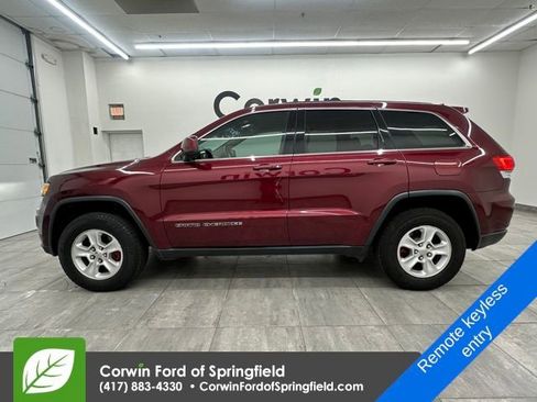 Used 2017 Jeep Grand Cherokee Laredo image 2
