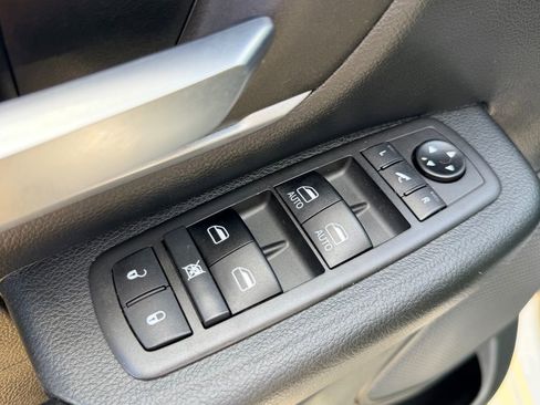 Used 2021 RAM 1500 Big Horn image 12