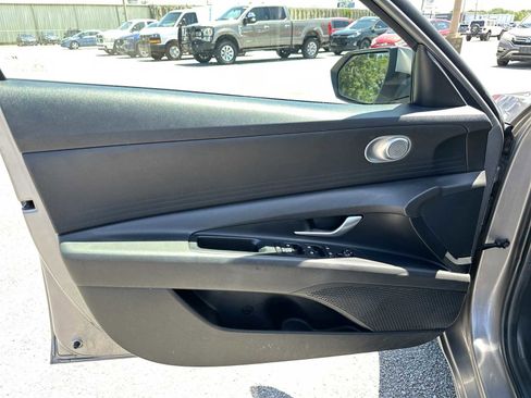 Used 2023 Hyundai Elantra SEL FWD image 15