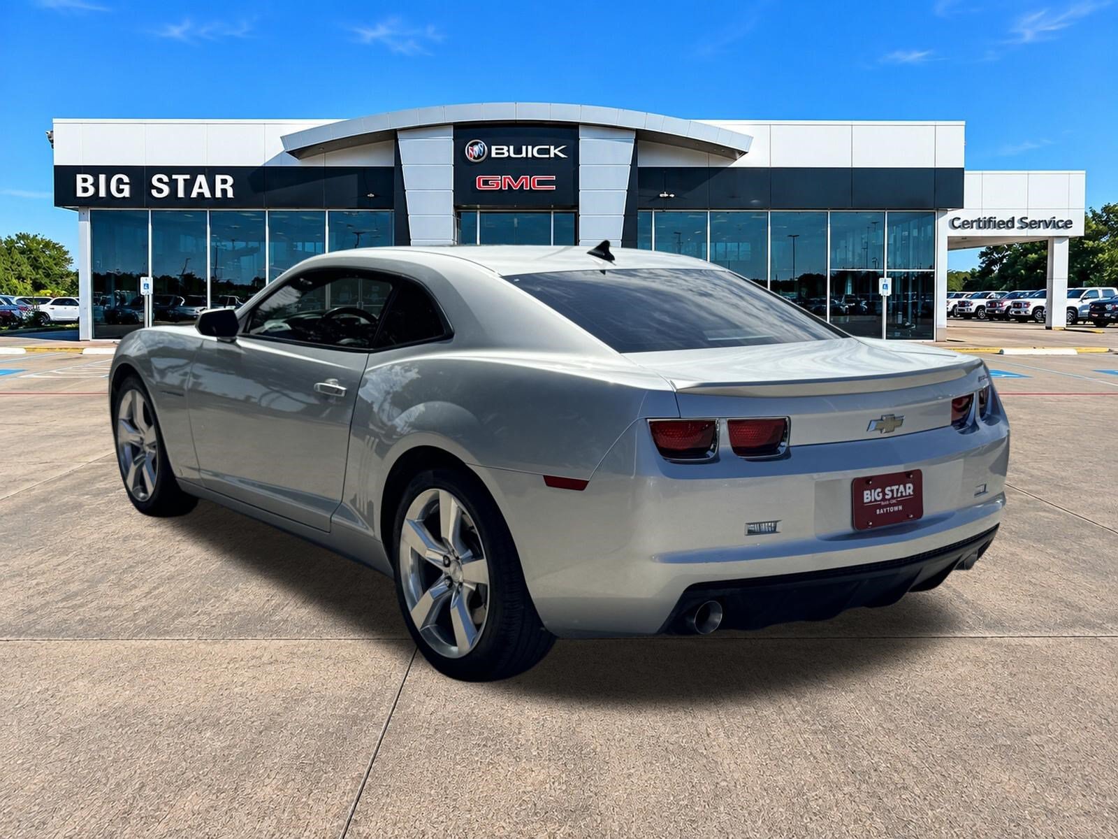 Used 2010 Chevrolet Camaro SS w/ RS Package RWD image 5