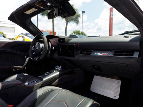 Used 2023 Maserati MC20 Spyder RWD image 13