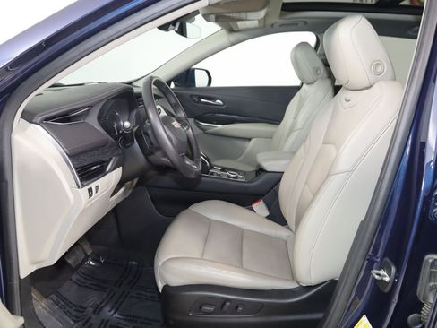 Used 2020 Cadillac XT4 Premium Luxury w/ Cold Weather Package FWD image 12