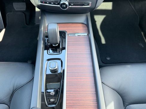 Used 2025 Volvo V60 B5 Cross Country Plus image 18
