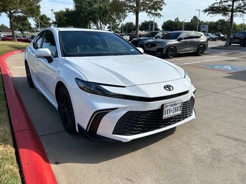 Used 2026 Toyota Camry SE w/ Convenience Package FWD image 8