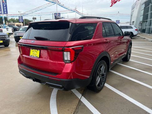 Certified 2025 Ford Explorer ST-Line w/ Premium Package RWD image 3